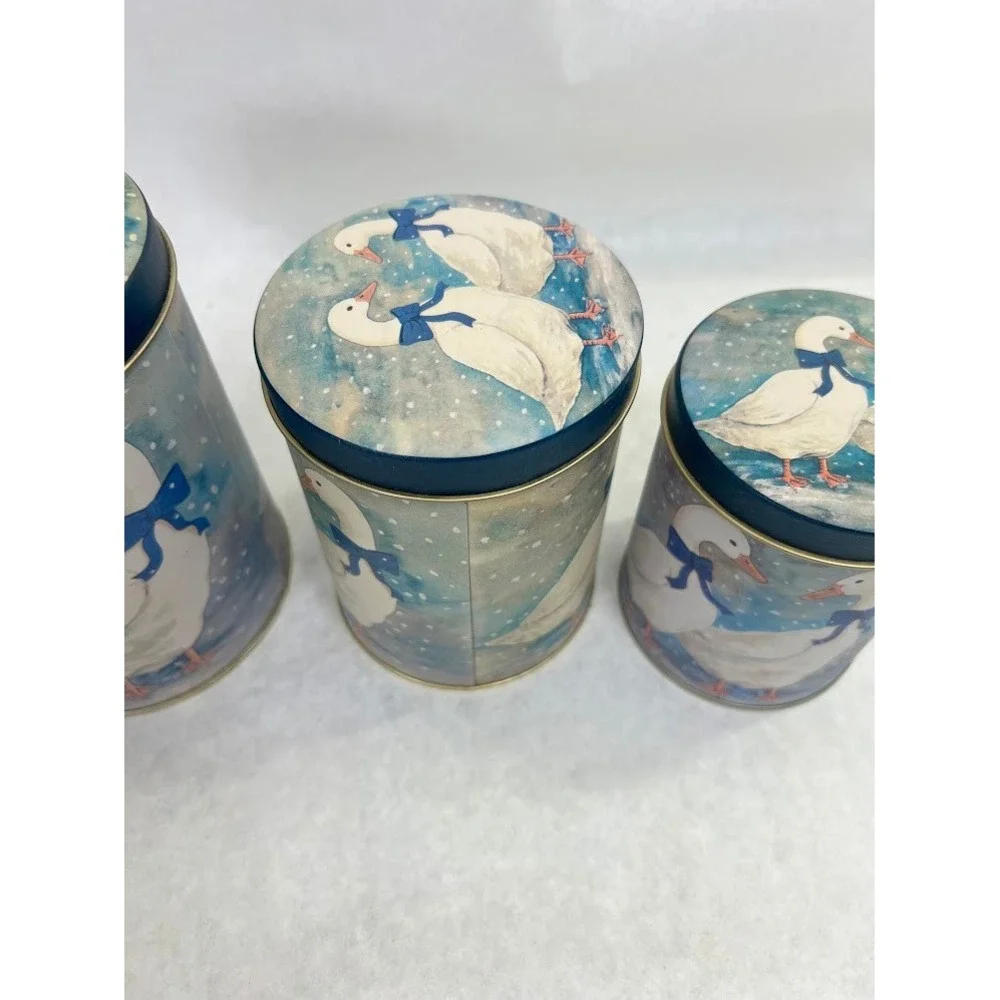Unbranded vintage nesting